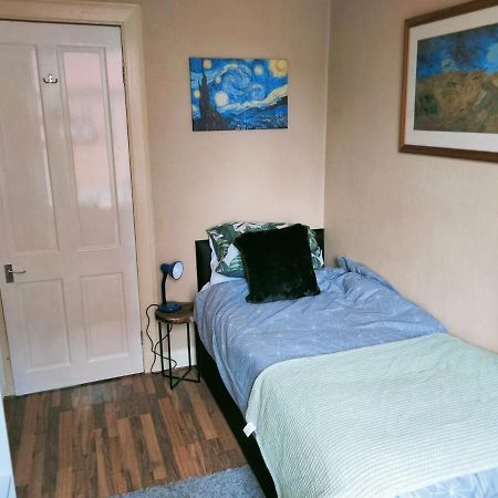 Spacious flat in Bridgeton, Glasgow Exterior foto