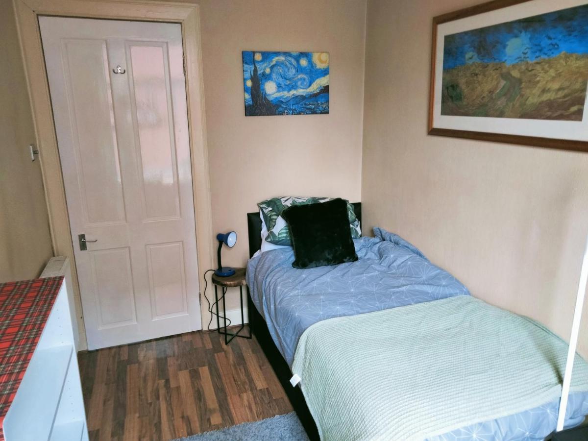 Spacious flat in Bridgeton, Glasgow Exterior foto