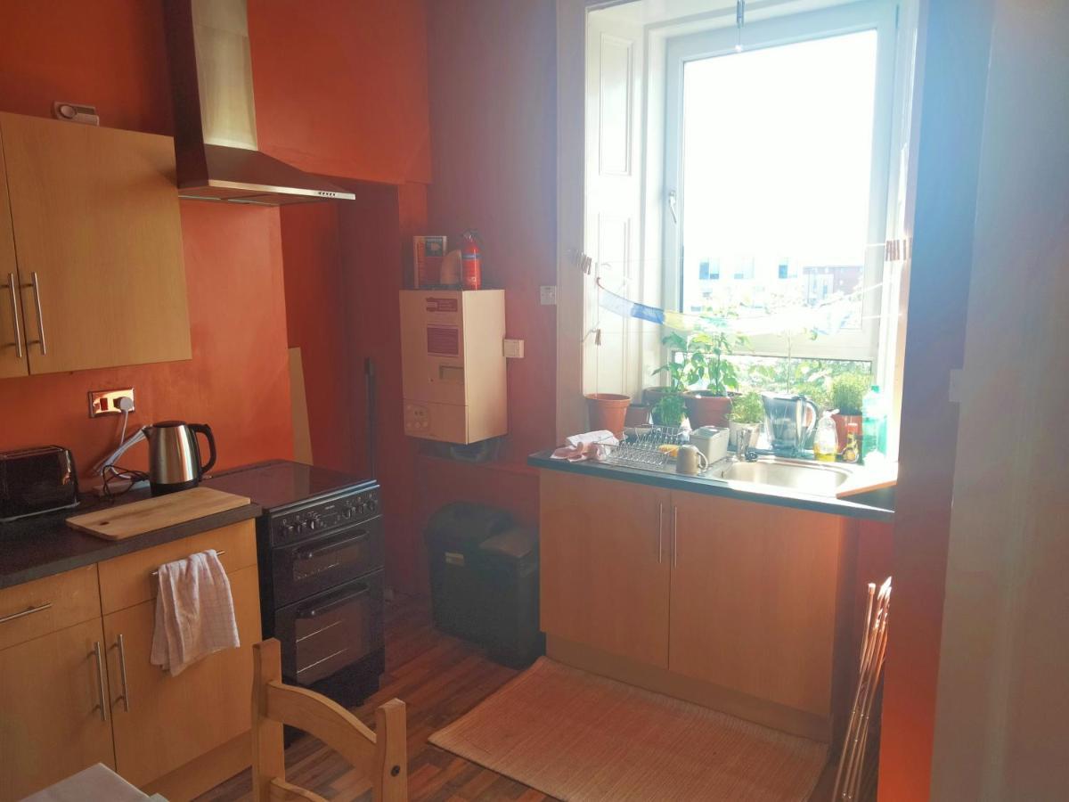 Spacious flat in Bridgeton, Glasgow Exterior foto